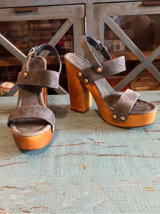 Joie Shoes - Amazing Women’s Gray Suede Platform Sandal with Wooden Heel (8.5 sz)